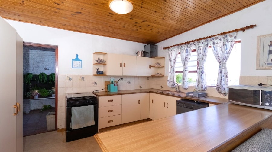 4 Bedroom Property for Sale in Pearly Beach Western Cape